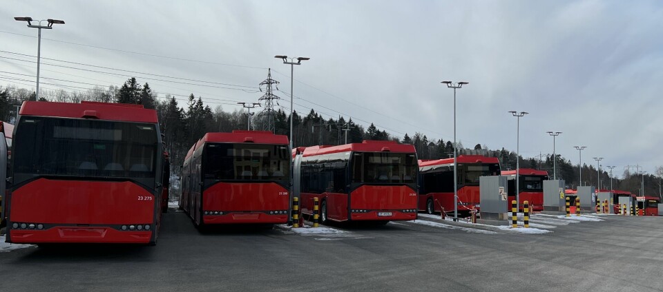VENTER: Snart skal 183 nye Solaris elbusser ut på veien i Oslo. I mellomtiden venter de på Stubberud-depotet på Alnabru.