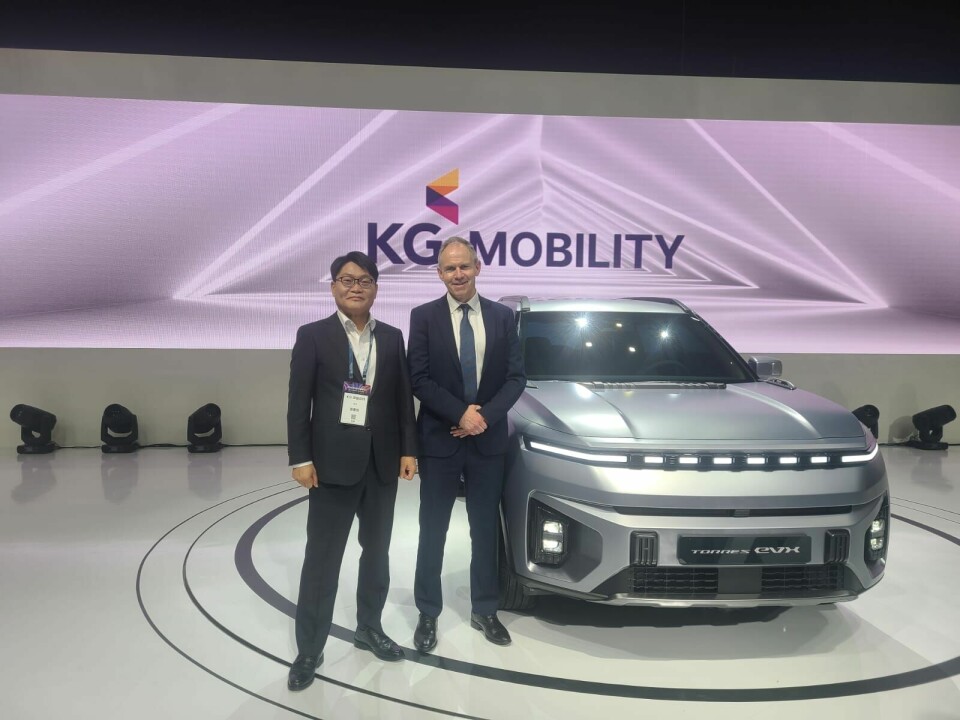 Frank Dunvold og Jeong Yong-won, president i KG Mobility