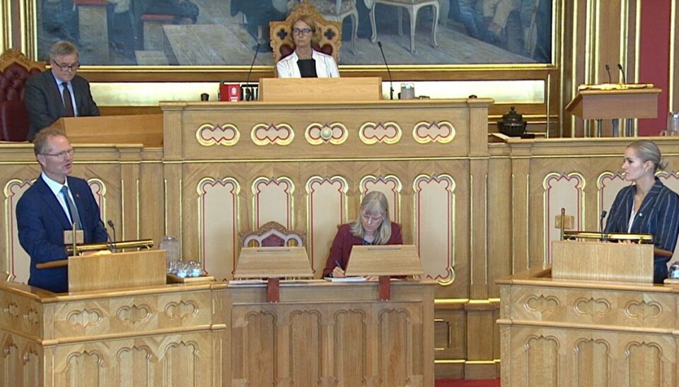 DEBATT: Tor-Andre Johnsen (Frp) og justisminister Emilie Mehl (Sp). DEBATT: Tor-Andre Johnsen (Frp) og justisminister Emilie Mehl (Sp).