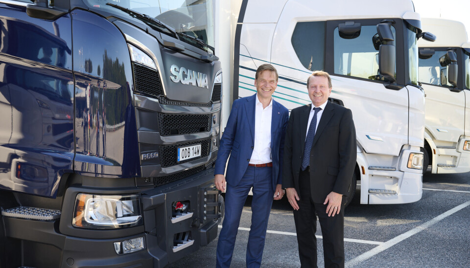 Scania skal levere 2500 lastebiler til tre store aktører i løpet av 12 måneder Scania skal levere 2500 lastebiler til tre store aktører i løpet av 12 måneder