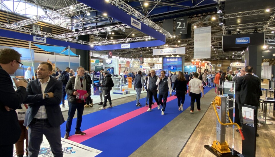 TRAFIKK: Det var en jevn strøm av folk på Solutrans 2023.