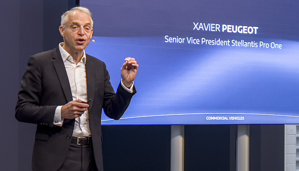 TALER MED TYNGDE: Navnet forplikter når Xavier Peugeot presenterer de oppgraderte varebilene.