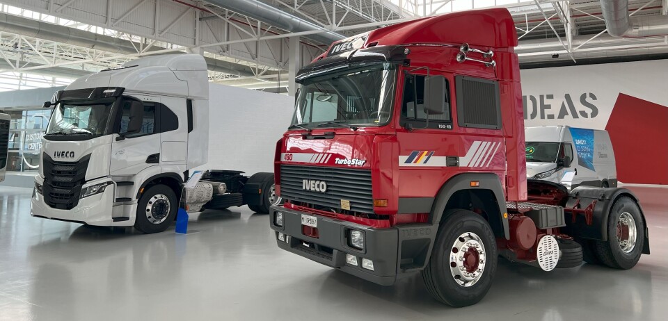 En tøff 480 TurboStar utstilt ved Ivecos representasjonsanlegg i Torino, sammen med en ny S-Way 480.
