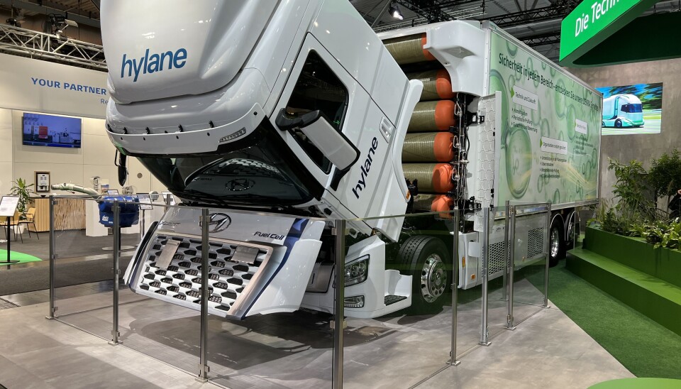 Det tyske selskapet hylane driver utleie av lastebiler som utelukkende er batterielektriske eller hydrogenfyrte, som denne Hyundaien de viste frem på IAA Transportation i Hannover høsten 2024.