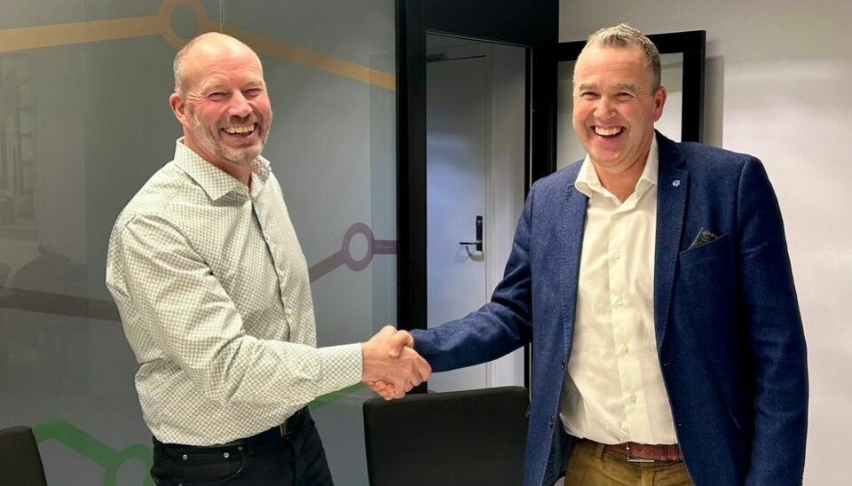 AVTALE: Henrik Anderberg (t.v.), Teknisk direktør i Unibuss og Ola Kluften Stormorken, Direktør i Siemens for Emerging Transportation Platforms.