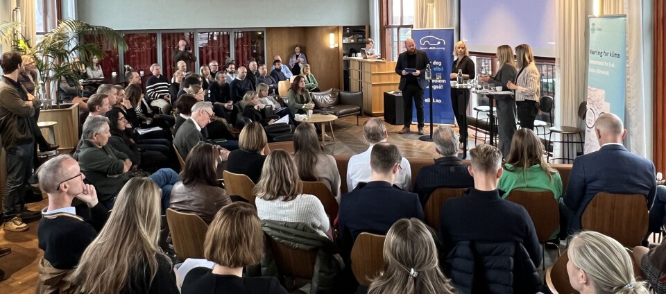 STOR INTERESSE: Rundt 100 personer fra transport- og kjøretøynæringen, politikere, forskere og andre interesserte deltok på møtet om elektriske lastebiler, i regi av Klimaetaten i Oslo kommune og Norsk Elbilforening.