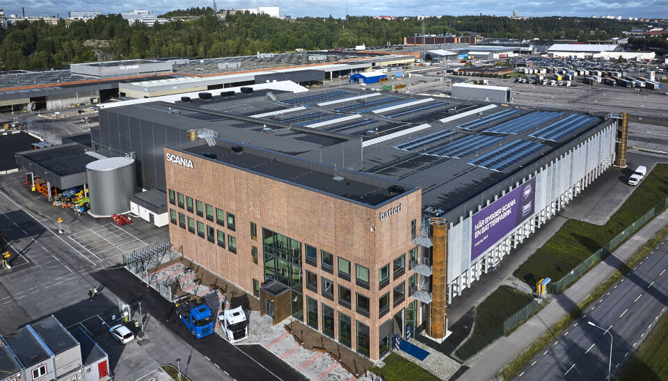 BYGGET BATTERIFABRIKK: Scania og Northvolt lanserte i fjor en fellesutviklet battericelle designet for tungtransport. Cellen skulle produseres ved gigafabrikken Northvolt ETT i Nord-Sverige og fra 5. september i fjor settes sammen til pakker ved det nye 18.000 kvadratmeter store anlegget i Södertälje. Men alt har ikke gått etter planene.