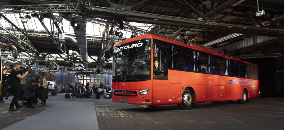 SNIKPREMIERE: Daimler Buses viste en nær produksjonsklar prototype av nye eIntouro under eMobility Days 2.0 i Berlin.