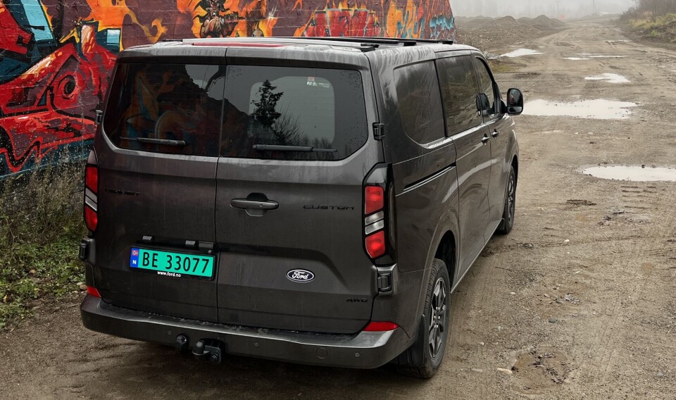 EKSTRA: Integrert takstativ som kan vippes ned er tilvalgsutstyr. Smart.