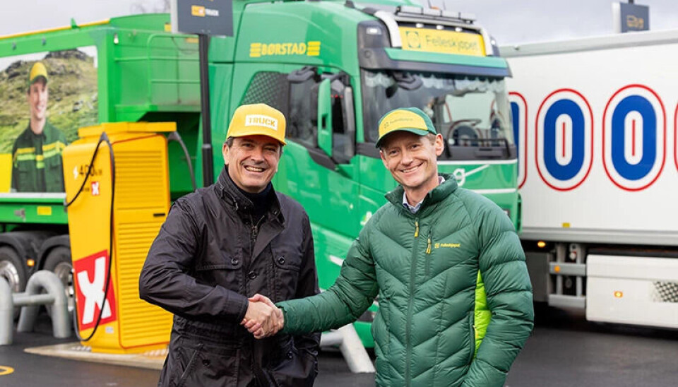 INNGÅR AVTALE: Styreleder og eier av Uno-X Mobility Ole Robert Reitan og konsernsjef Svenn Ivar Fure i Felleskjøpet Agri.