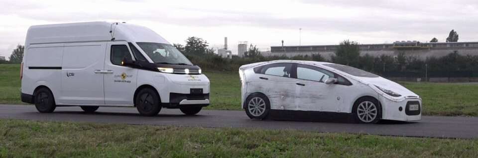 NØDBREMS: Systemene testes, som her med nødbremssystemet i varebilen Farizon SV, men det utføres ikke fysiske kollisjonstester av varebiler på samme måte som Euro NCAP er kjent for når det gjelder personbiler.