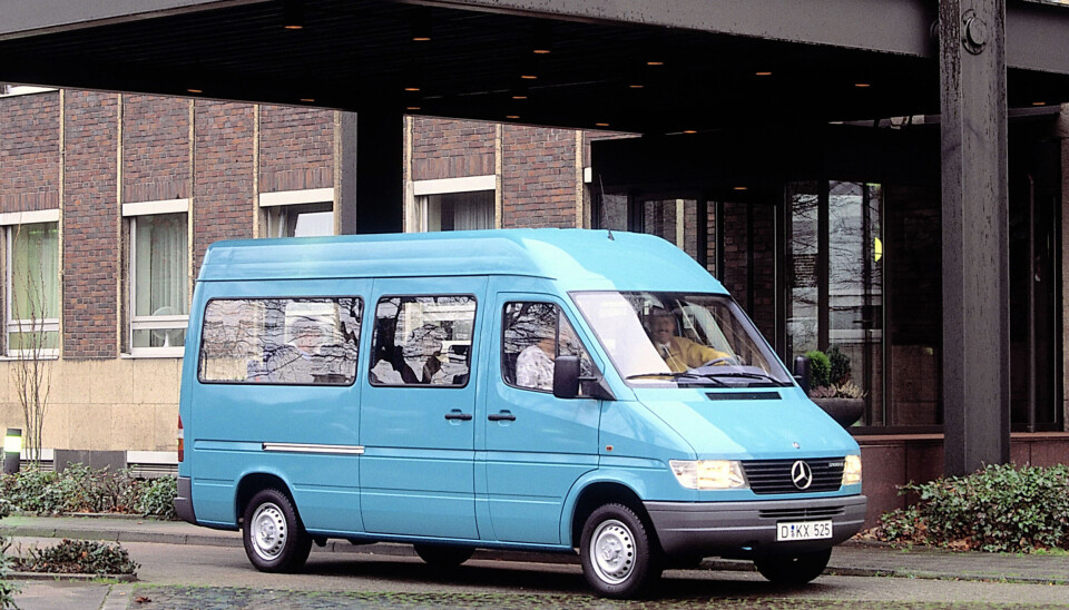 Mercedes-Benz Sprinter ble også levert som buss.