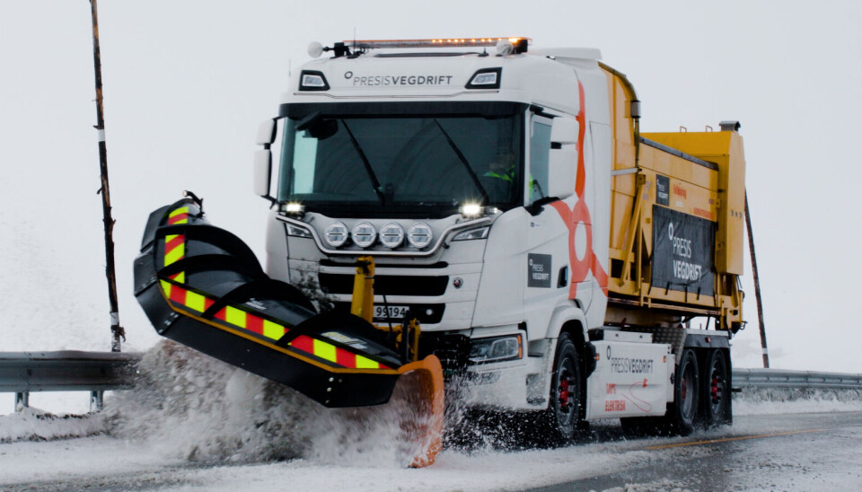 Elektrisk brøytebil baner vei over Hardangervidda!