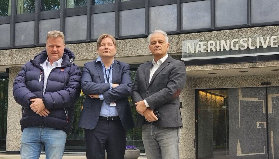 STÅR PÅ KRAVENE: Fylkesleder for NLF Oslo/Akershus, Nicolai Jakhelln (t.v.) , Ole A. Hagen, næringspolitisk direktør i NHO Logistikk og Transport, og NLFs regionsjef J. Kristian Bjerke.