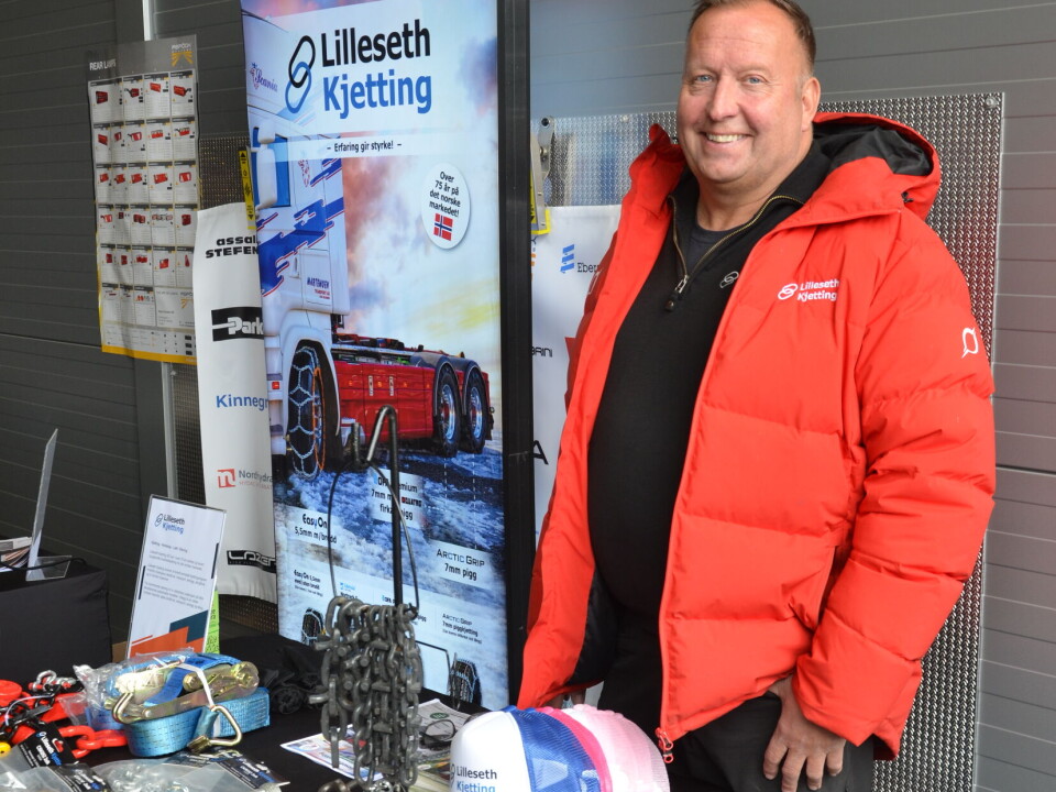 KJETTING: Også hos Lilleseth Kjetting på Skarnes er Bevola en god og velsett kunde, bekrefter selger Anders Larsen overfor Yrkesbil.