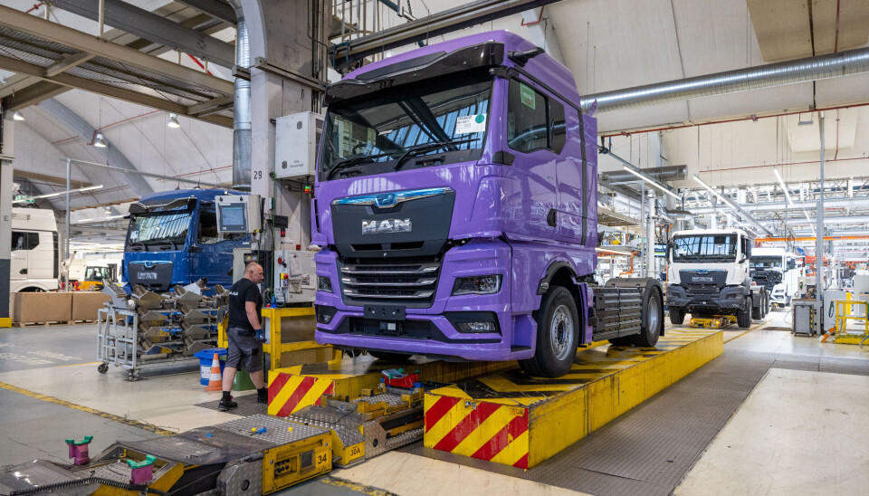 Nå produseres lastebiler med dieselmotor og elmotor om hverandre på MAN-fabrikken i München.