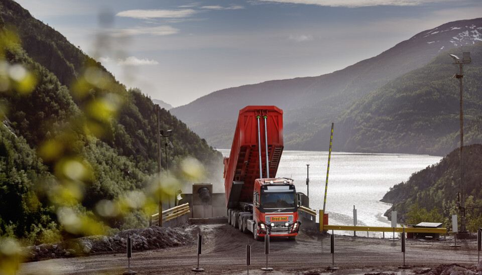 Autonom tungtransport er allerde i drift i Norge. Ved Brønnøy Kalk i Velfjord brukes autonome lastebiler fra Volvo til å transportere kalkstein fra gruven til knuseverket.