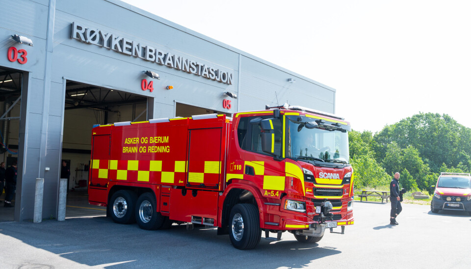 Den nye tankbilen er stasjonert ved brannstasjonen i Røyken. Den er bygget for blant annet å være en vikitg ressurs når det brenner i Oslofjordtunnelen med skukkekanon og infrarødt kamera.