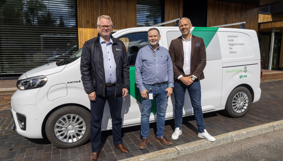 SAMARBEID: Øyvind Tharaldsen (f.v.) fra Toyota Oslo, Tor-Georg Bergestig, innkjøpssjef i GK og Fredrik Matheson, Head of Fleet sales Toyota Norge.
