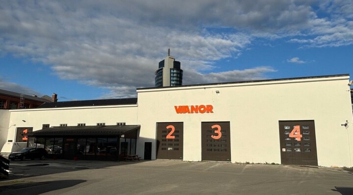 Felles varelager for Morek og Vianor etableres her hos sistnevntes avdeling i Narvik.