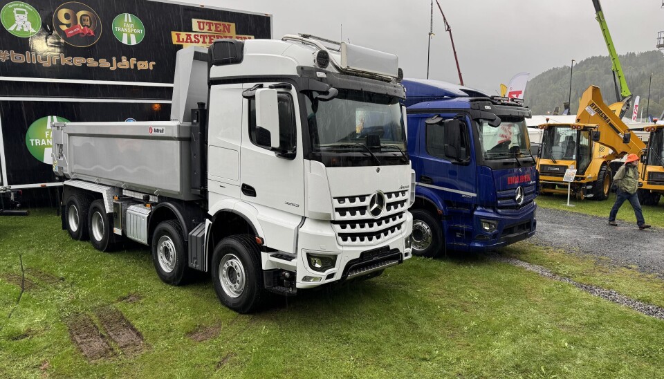 Mercedes-importøren har selvsagt også med seg en eActros 600, anleggsbilen Arocs og en eActros 300 tippbil som eies av kunden Holbæk i Kristiansand.