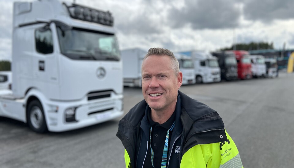 Jens Martin Mosveen, ansvarlig for salg av nye og brukte lastebiler i Bertel O. Steen Lastebil og Buss, dirigerte prøvekjøringene.