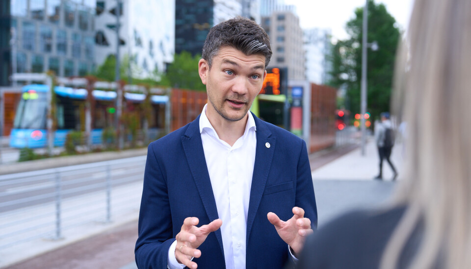 – Dersom krav om ladetilgang fører til forsinkelse i utbygging av døgnhvileplasser er det helt håpløst, og kritisk for vår næring, sier Knut Gravråk.
