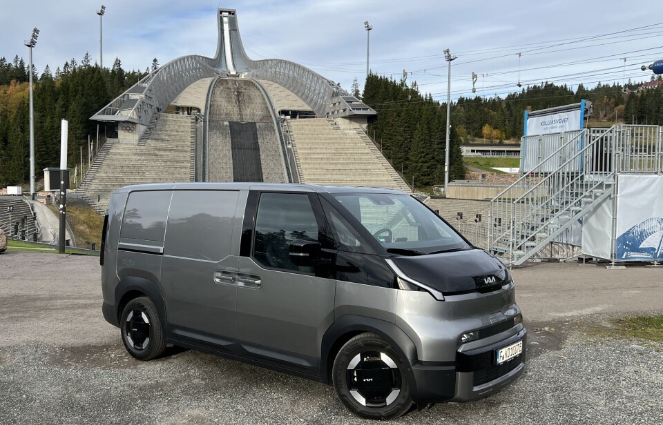Kia hopper inn i varebilmarkedet med PV5 Cargo. YrkesBil er blant de første som har fått prøve bilen på norske veier.