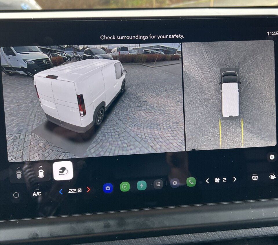 Visning av bilen i omgivelsene rundt, kan være nyttig i flere sammenhenger.