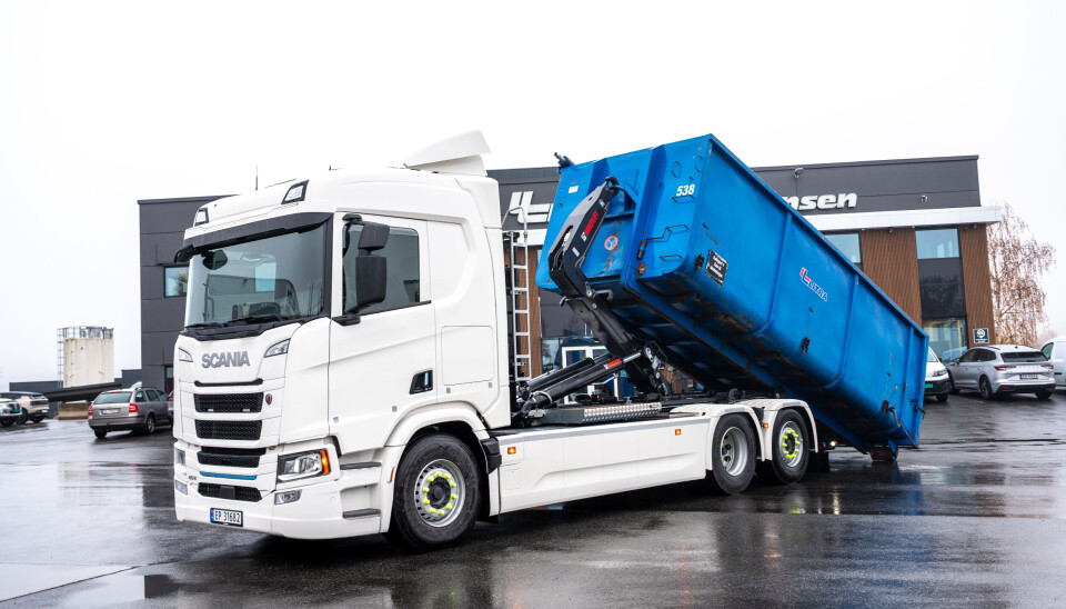 Begge de elektriske krokbilene er av typen Scania 45 R 6x2*4. Den første skal kjøre bioavfall fra Nortura sitt anlegg vegg i vegg med Litras hovedkontor.
